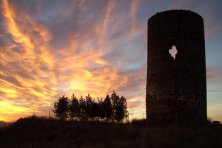 Conferencia sobre el Castillo Miramontes