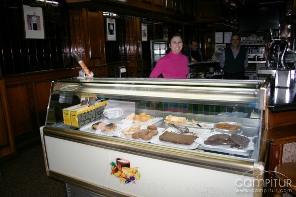 Cafetería-Heladería Los Valencianos