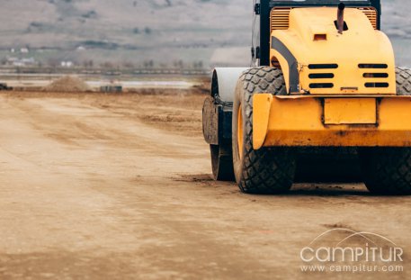 El Ayuntamiento de Ahillones Realiza Mejoras en el Camino de San Isidro