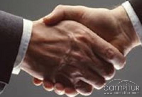 Actos informativos en Azuaga sobre el Pacto Político y Social de Extremadura 